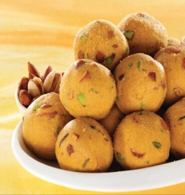 Besan Dryfruit Ladoo